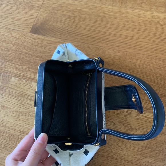 MCM handbag purse - Picture 3 of 3